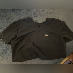 Figs one pocket men’s top